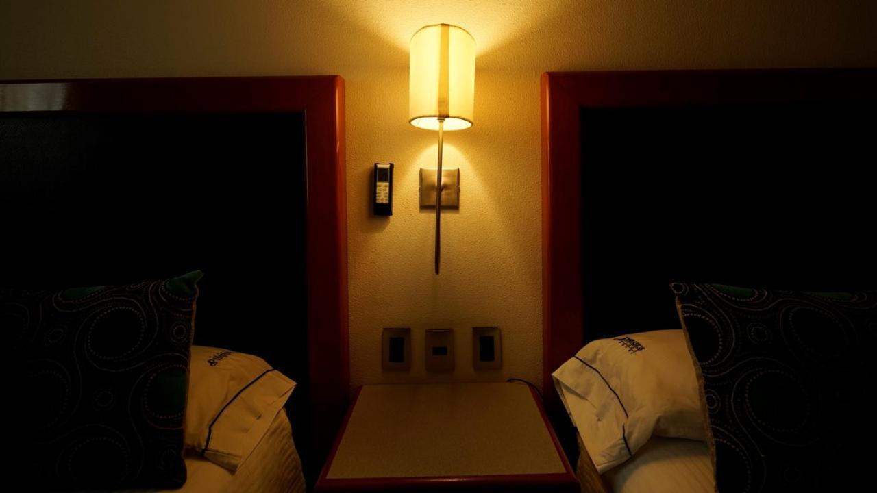 Hotel Abastos Plaza Мексико Сити Екстериор снимка
