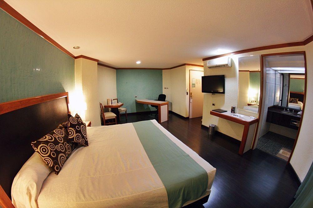 Hotel Abastos Plaza Мексико Сити Екстериор снимка