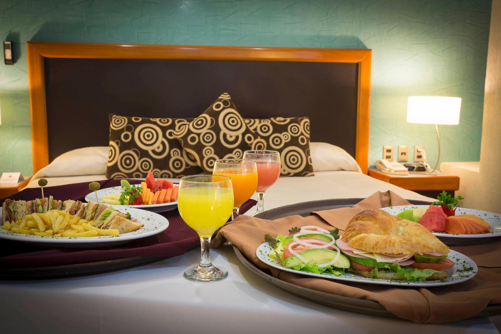Hotel Abastos Plaza Мексико Сити Екстериор снимка