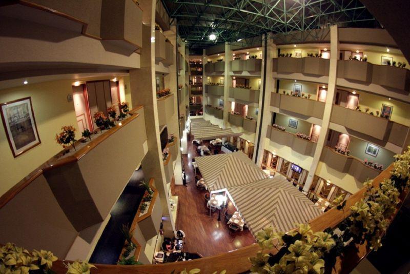 Hotel Abastos Plaza Мексико Сити Екстериор снимка