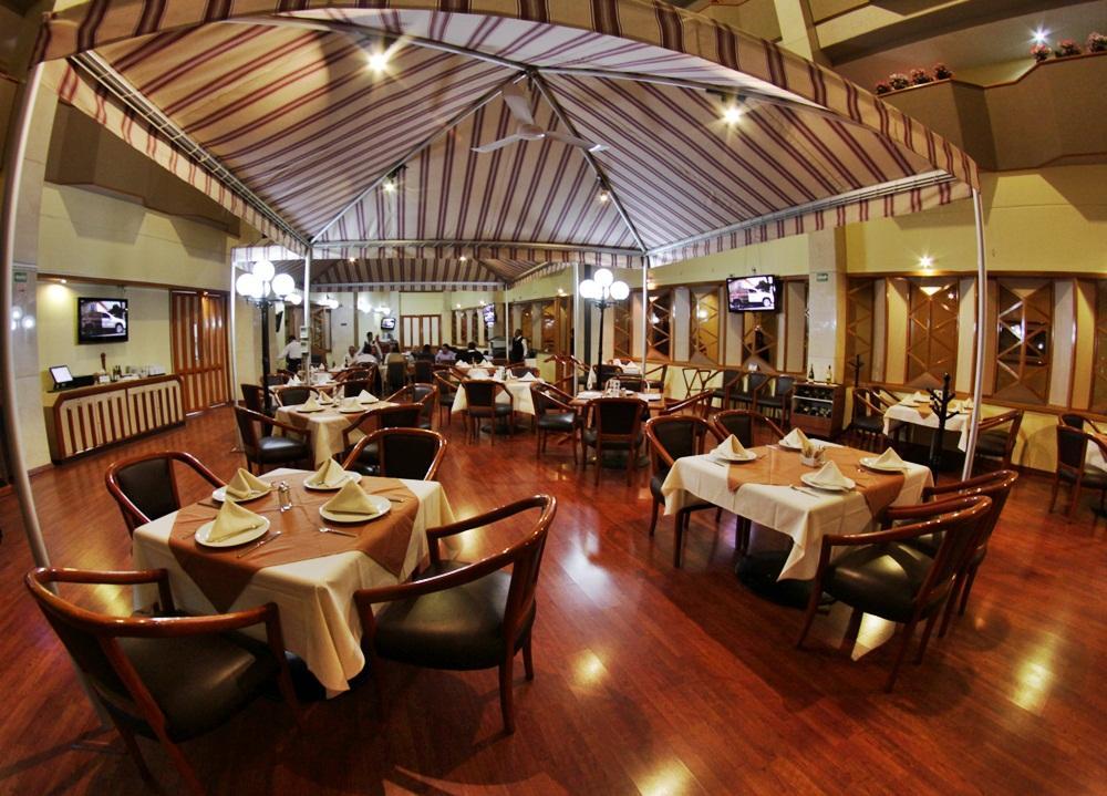 Hotel Abastos Plaza Мексико Сити Екстериор снимка