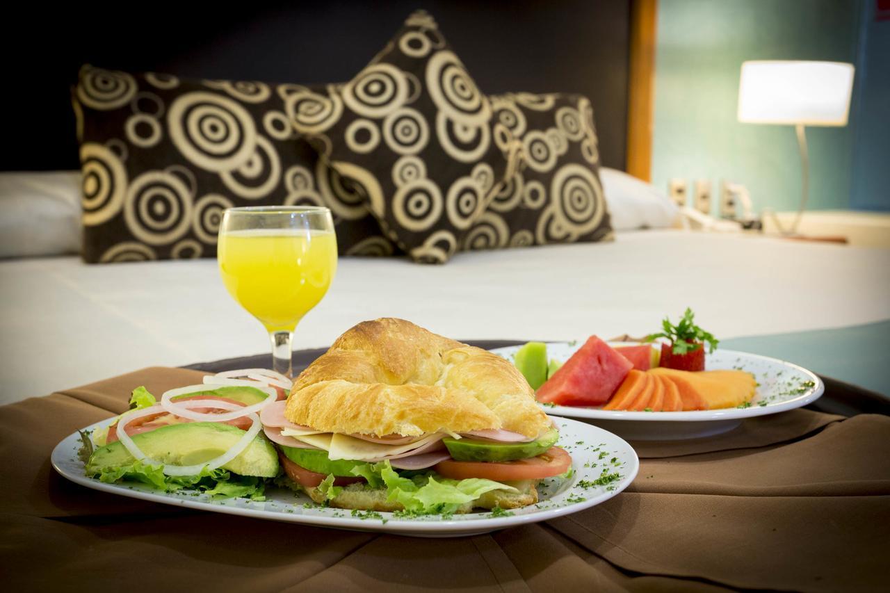 Hotel Abastos Plaza Мексико Сити Екстериор снимка