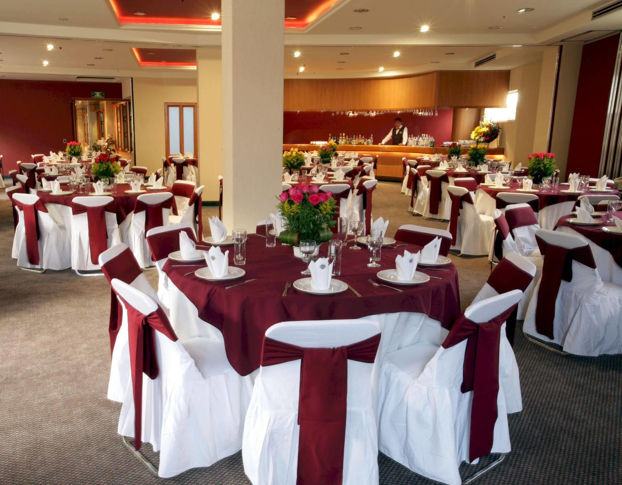 Hotel Abastos Plaza Мексико Сити Екстериор снимка