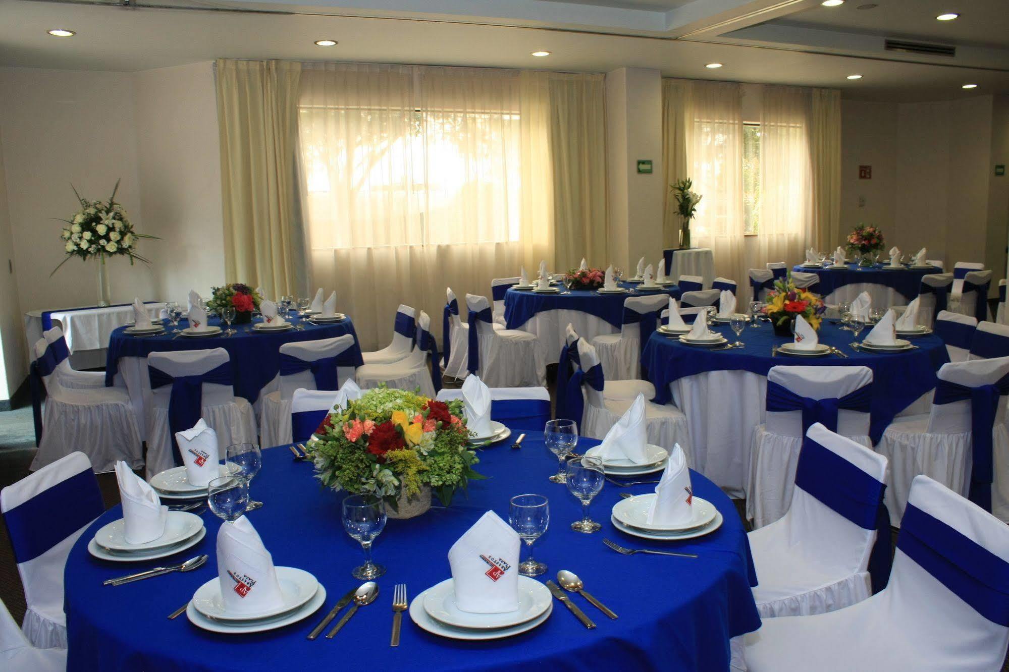Hotel Abastos Plaza Мексико Сити Екстериор снимка