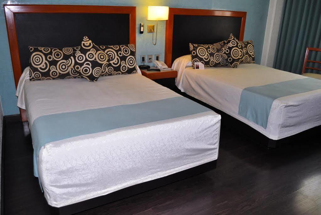 Hotel Abastos Plaza Мексико Сити Екстериор снимка